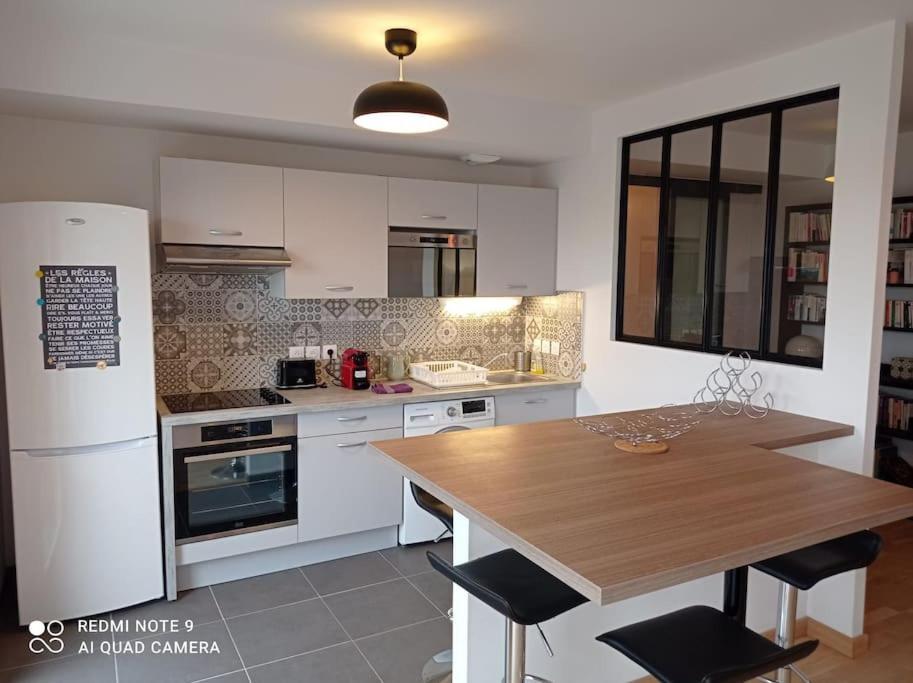 Superbe Appartement Avec Balcon Filant Cenon Zewnętrze zdjęcie